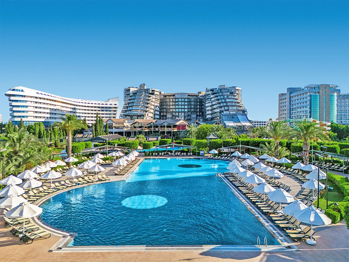 Limak Lara De Luxe Hotel & Resort 1 limak lara de luxe antalya 01 pool architektur