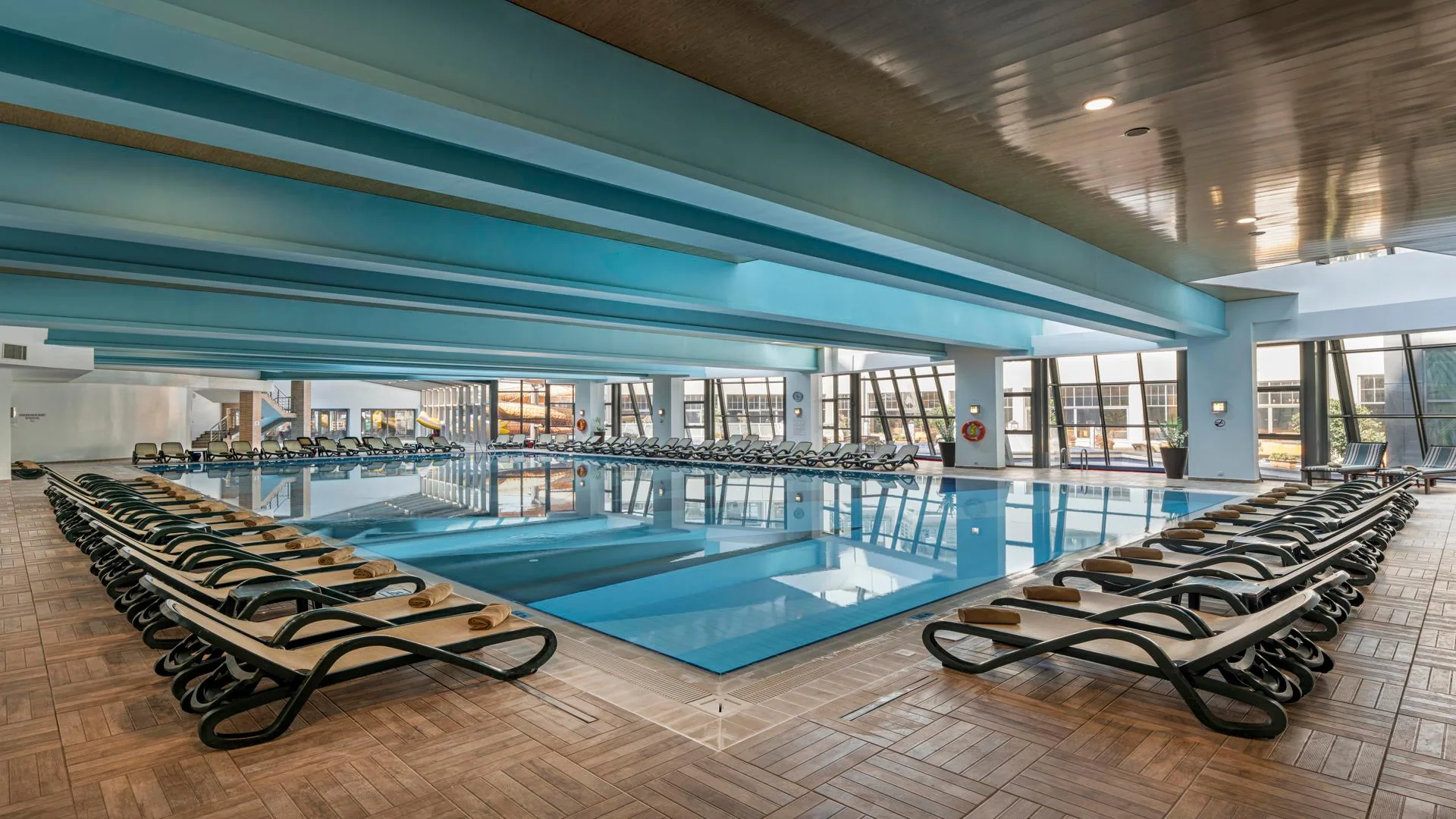Limak Lara De Luxe Hotel & Resort 3 limak lara de luxe antalya 03 hallenbad